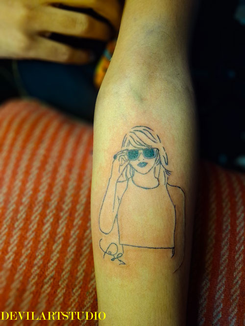 Minimalist line art tattoo representing some of the best tattoo work in Lahore